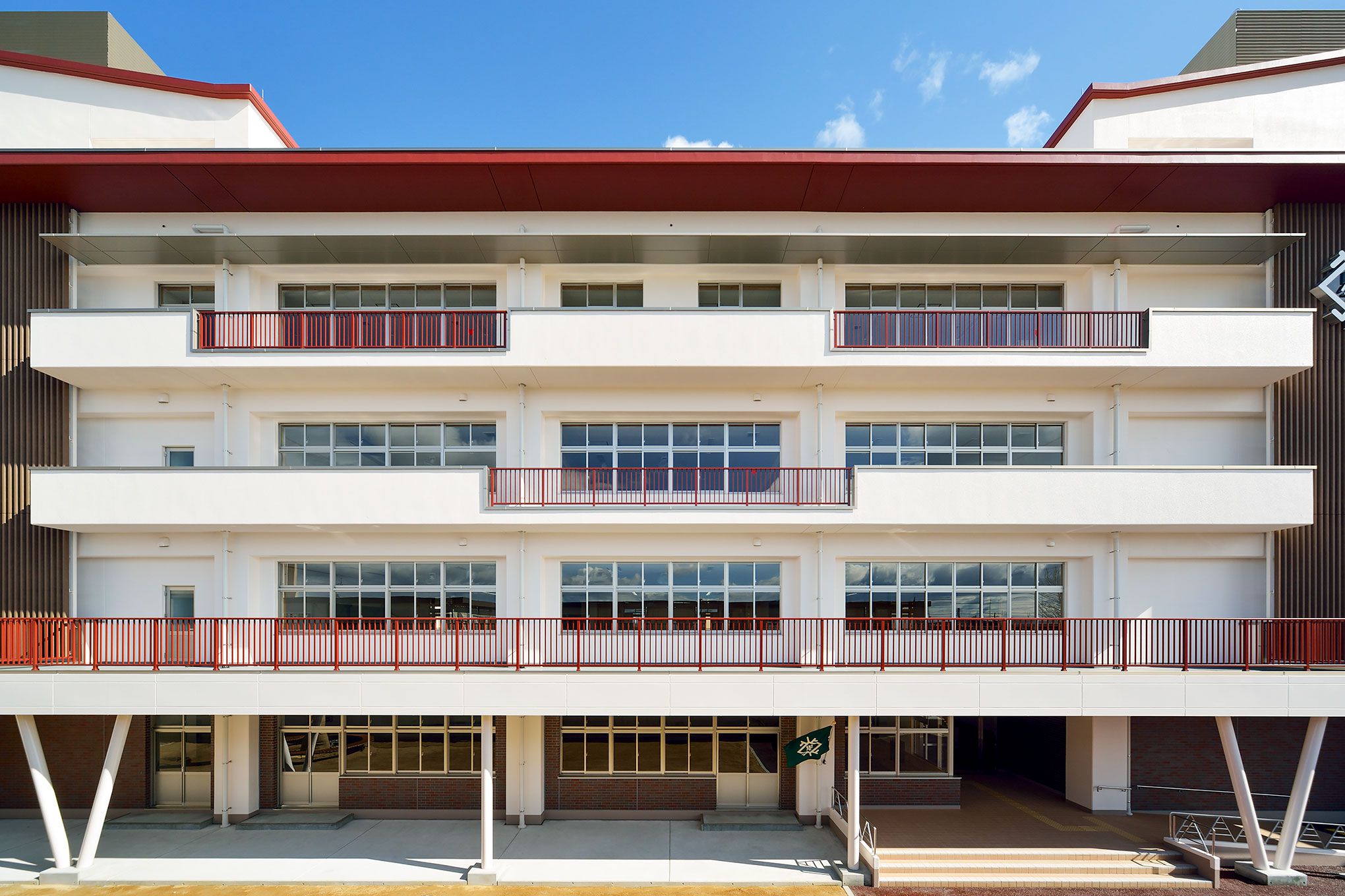 倉敷市立茶屋町小学校校舎西側全景